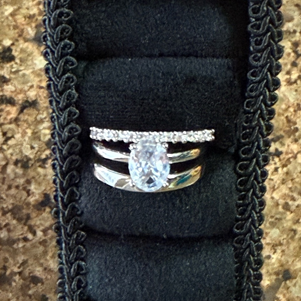 Cubic Zirconia Cocktail Ring Set Size 8 NEW